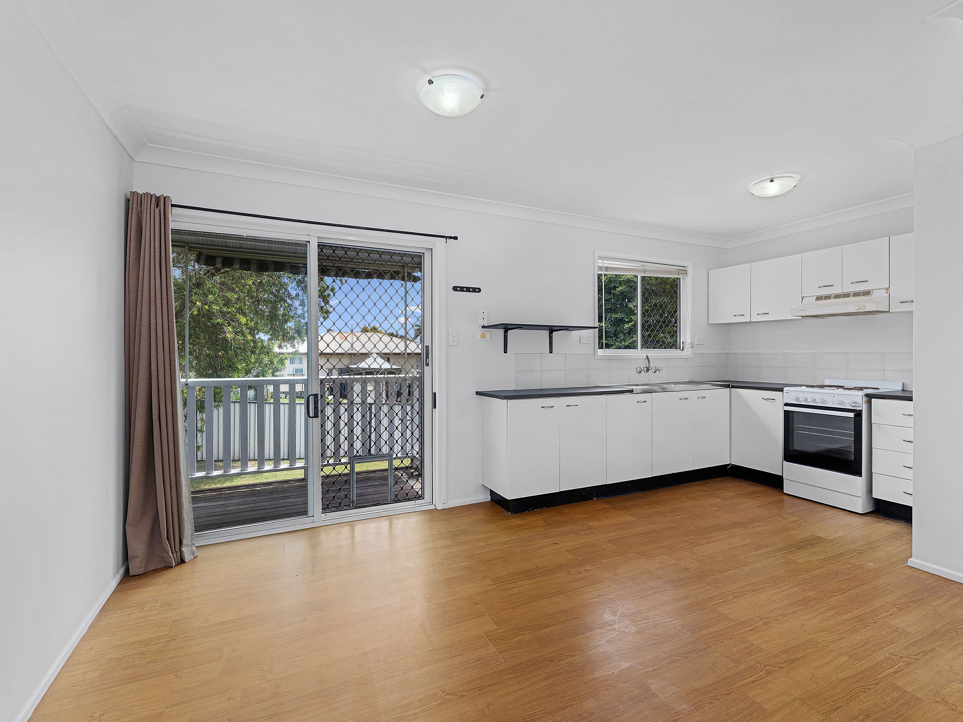 5 Skinner Crescent, Silkstone QLD 4304, Silkstone - Thumbnail 8