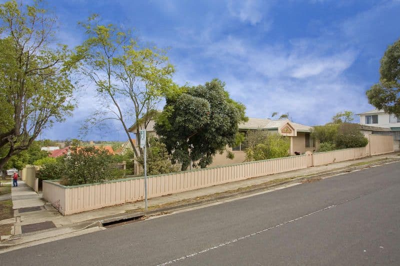 1a Mercer Parade, NEWTOWN VIC 3220, Newtown - Thumbnail 2