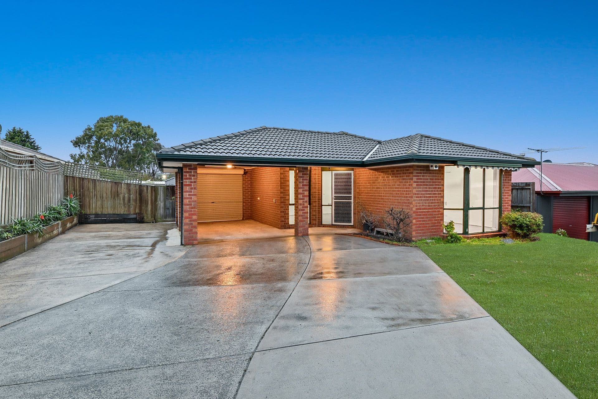 12 Wilmott Close, Berwick VIC 3806, Berwick - Thumbnail 2