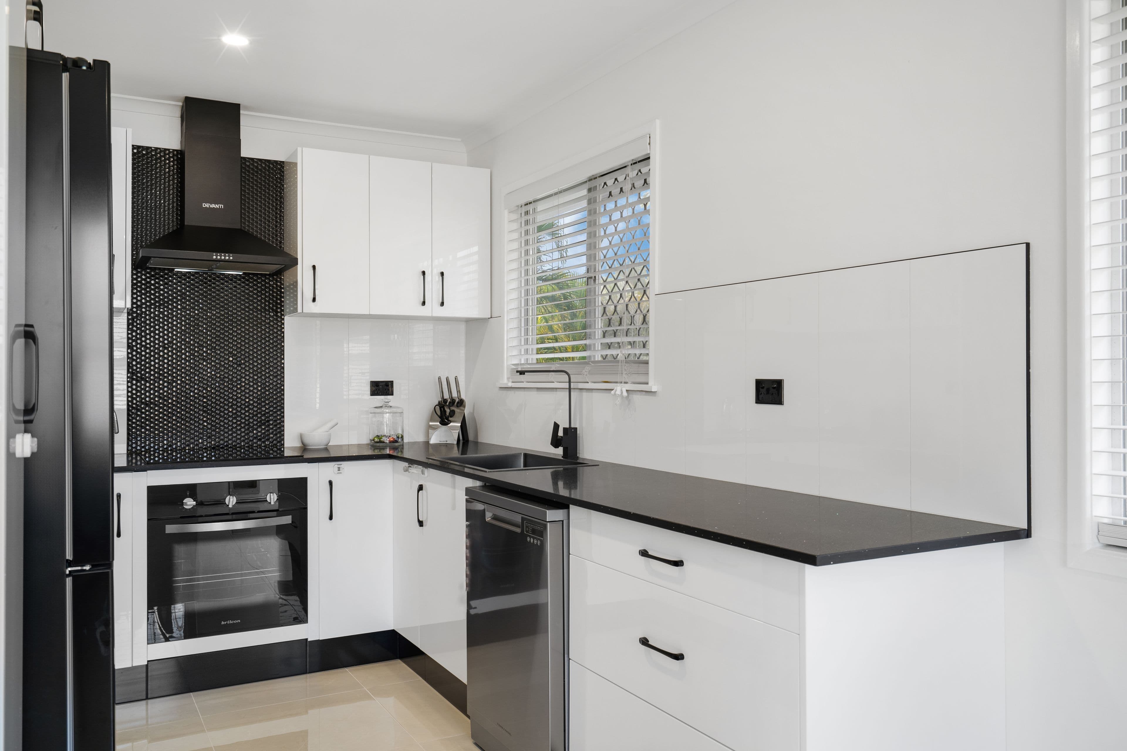 27 Roseash Street, Logan Central QLD 4114, Logan Central - Thumbnail 8