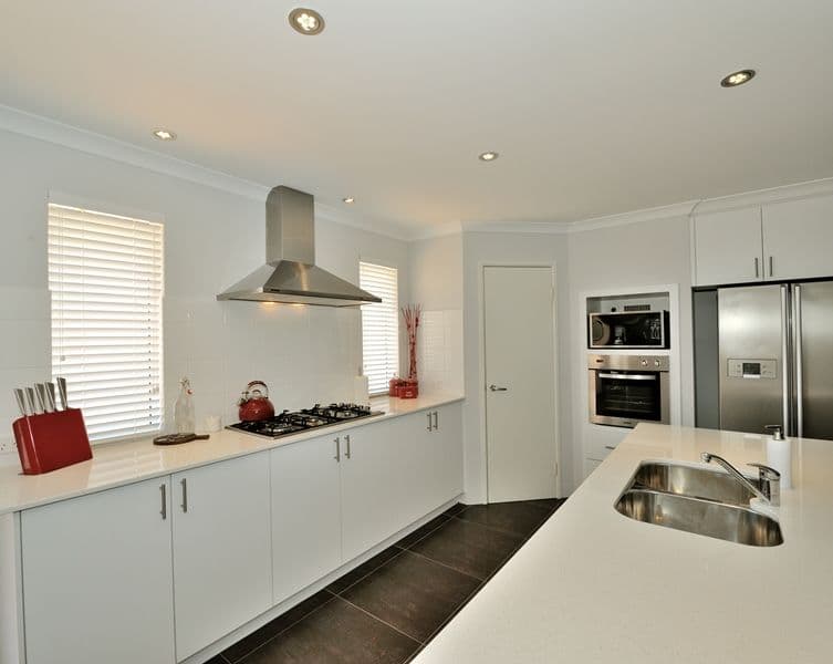 1 Carrow Bend, BALDIVIS WA 6171, Baldivis - Thumbnail 2