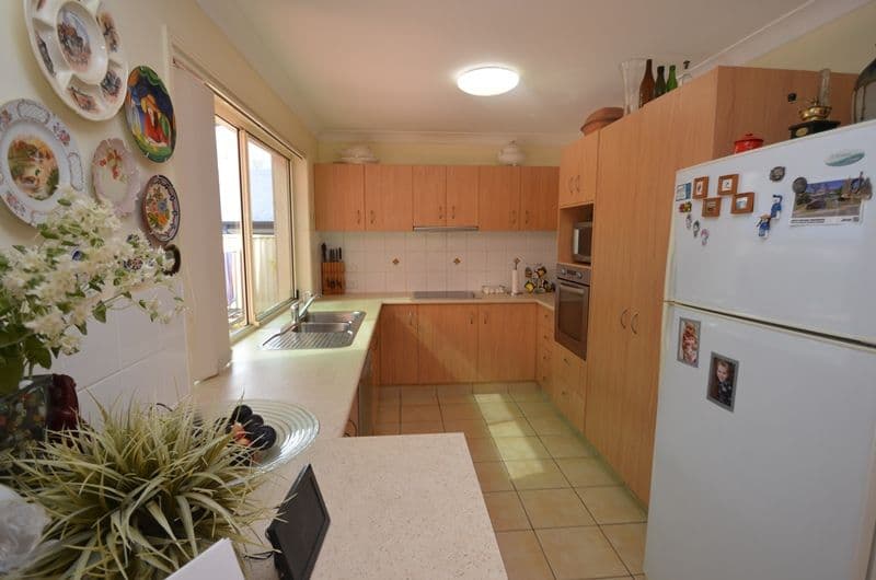 12 Golden Bear Drive, ARUNDEL QLD 4214, Arundel - Thumbnail 8