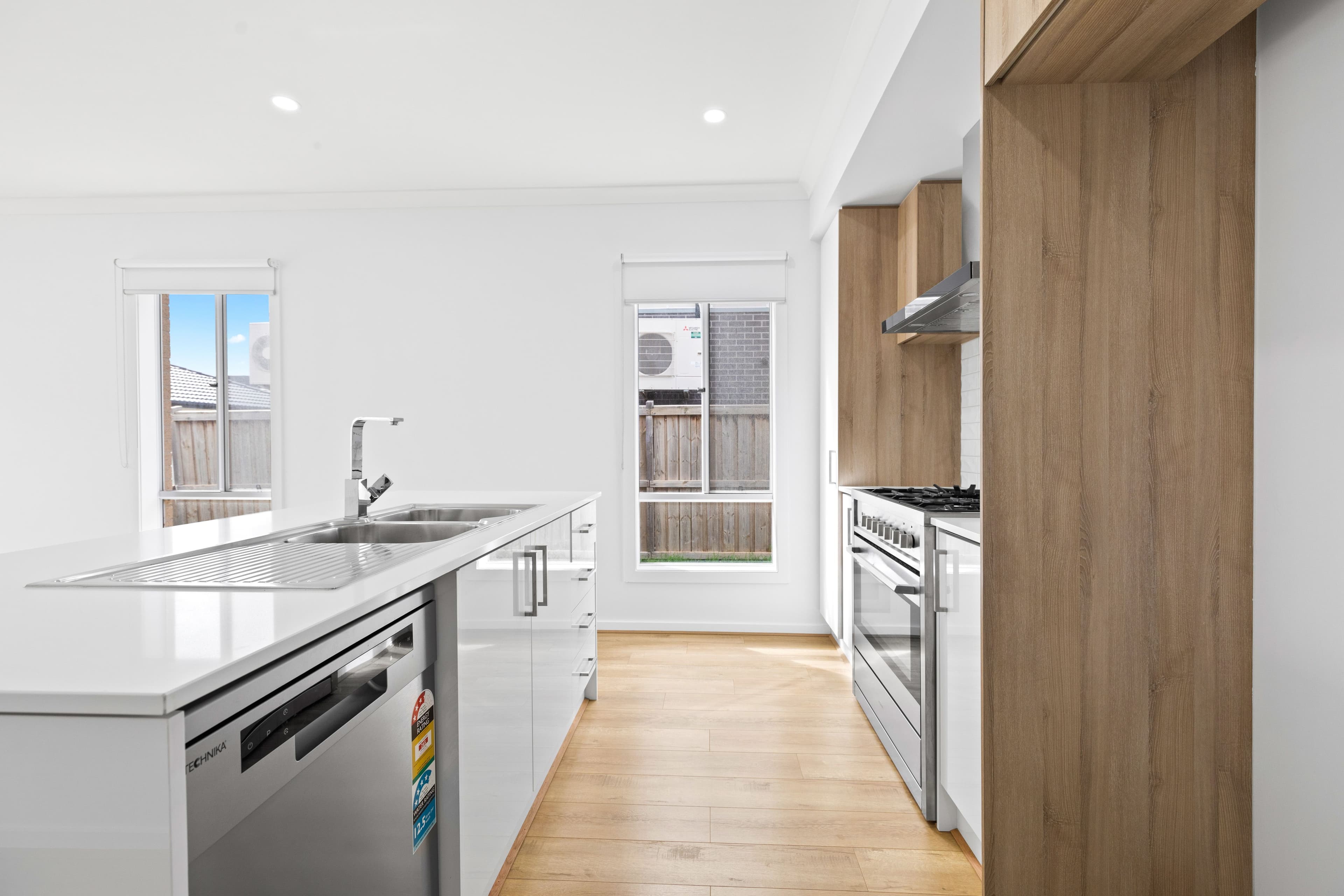 54 Surround Drive, Mambourin VIC 3024, Mambourin - Thumbnail 4