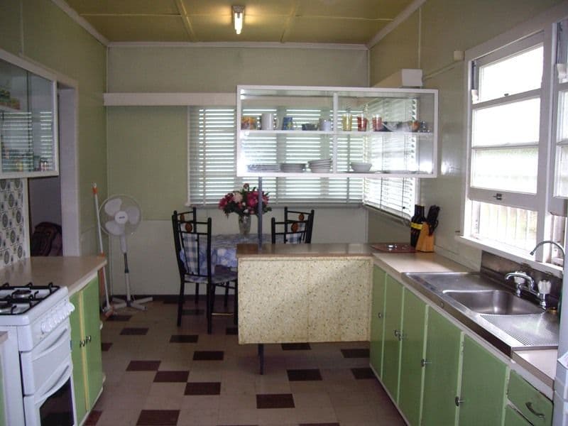 10 Arrowsmith Street, CAMP HILL QLD 4152, Camp Hill - Thumbnail 2