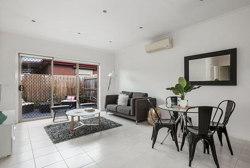 6 Merrilands Road, Reservoir VIC 3073, Reservoir - Thumbnail 2