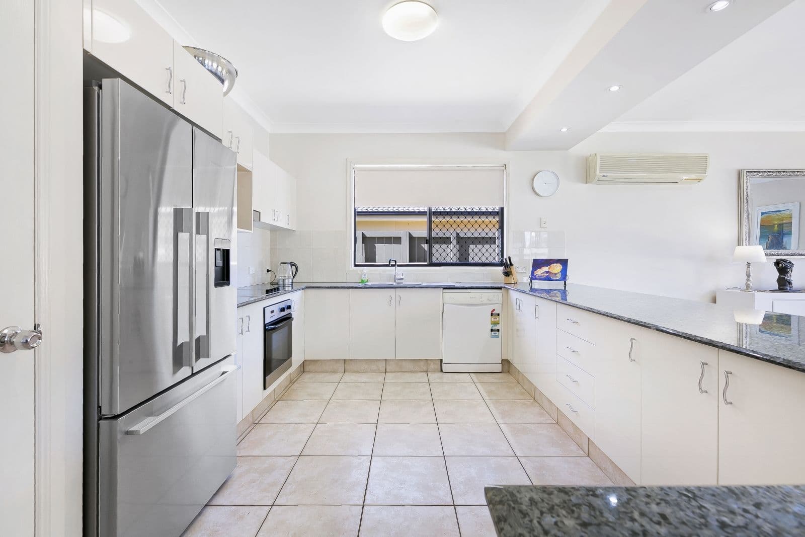 34 Nottinghill Gate Drive, Arundel QLD 4214, Arundel - Thumbnail 4