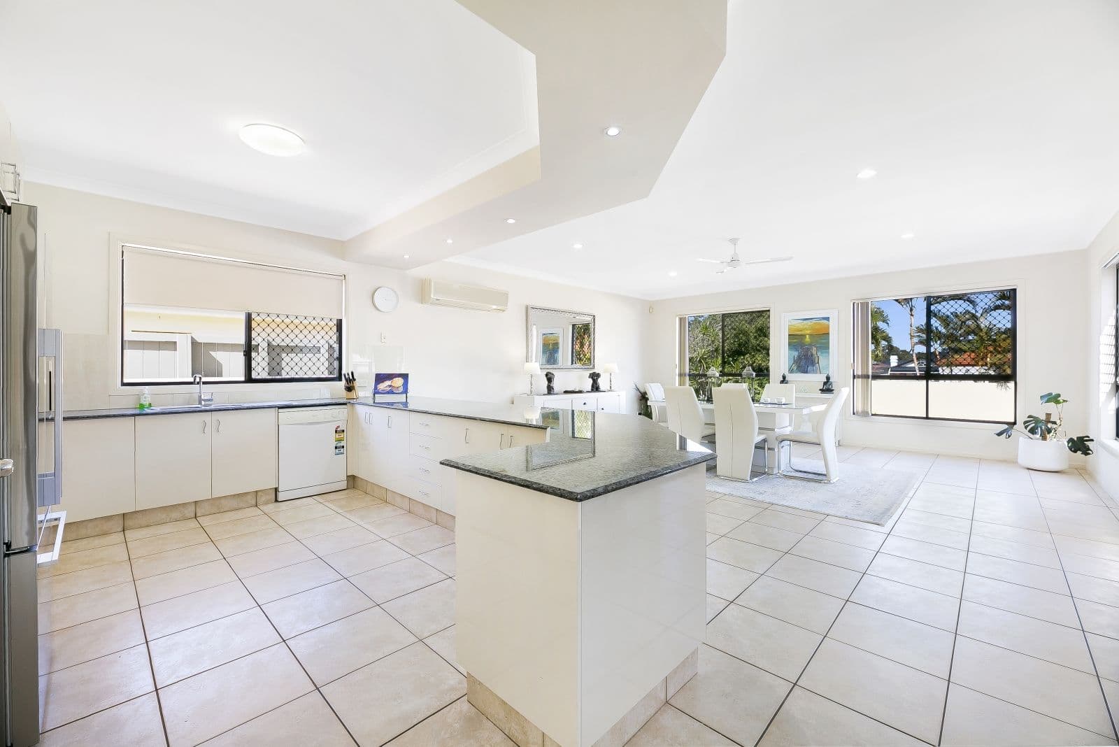 34 Nottinghill Gate Drive, Arundel QLD 4214, Arundel - Thumbnail 5
