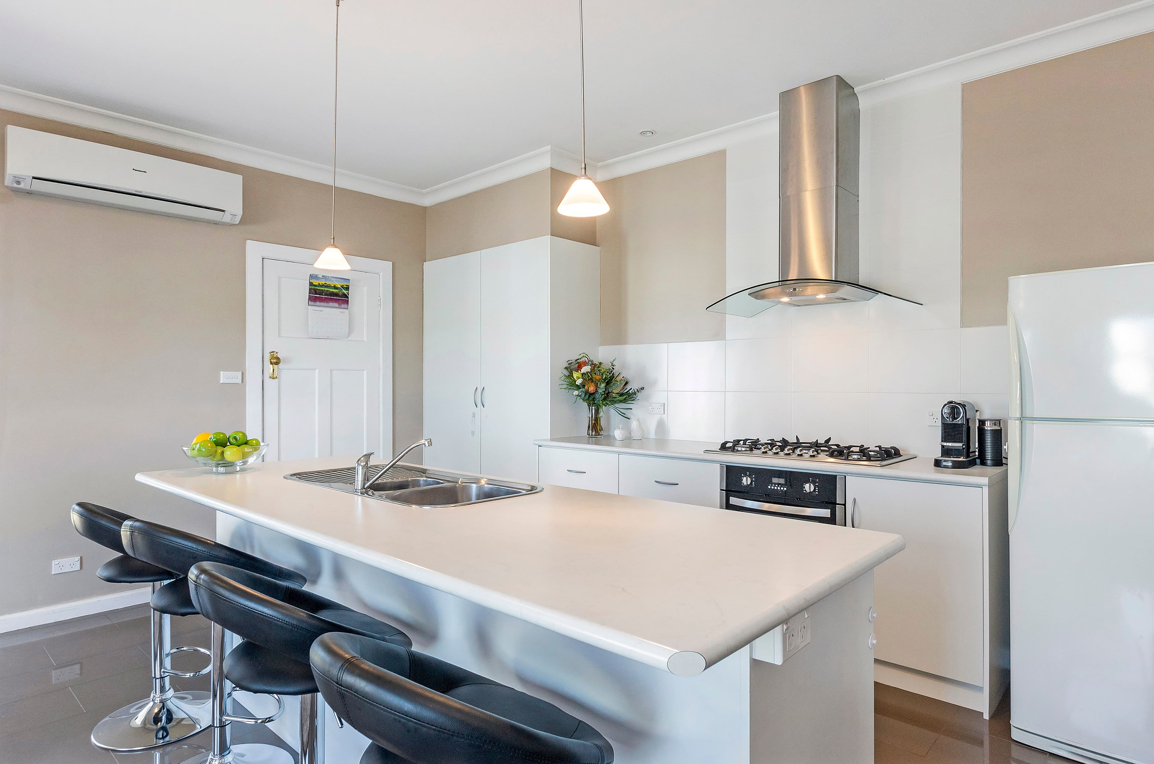 72 Dowling Street, Mortlake VIC 3272, Mortlake - Thumbnail 2