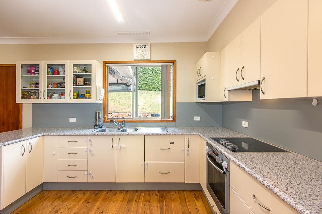 13 Amsdale Avenue, Macquarie Hills - Thumbnail 2