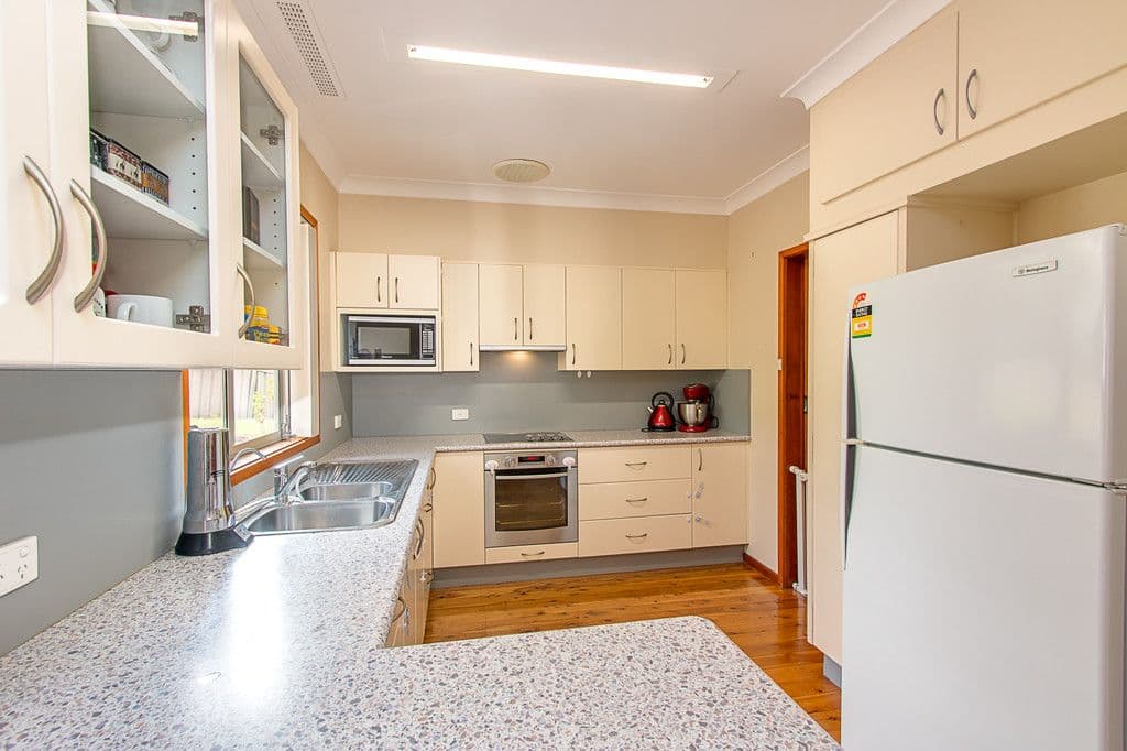 13 Amsdale Avenue, Macquarie Hills - Thumbnail 3