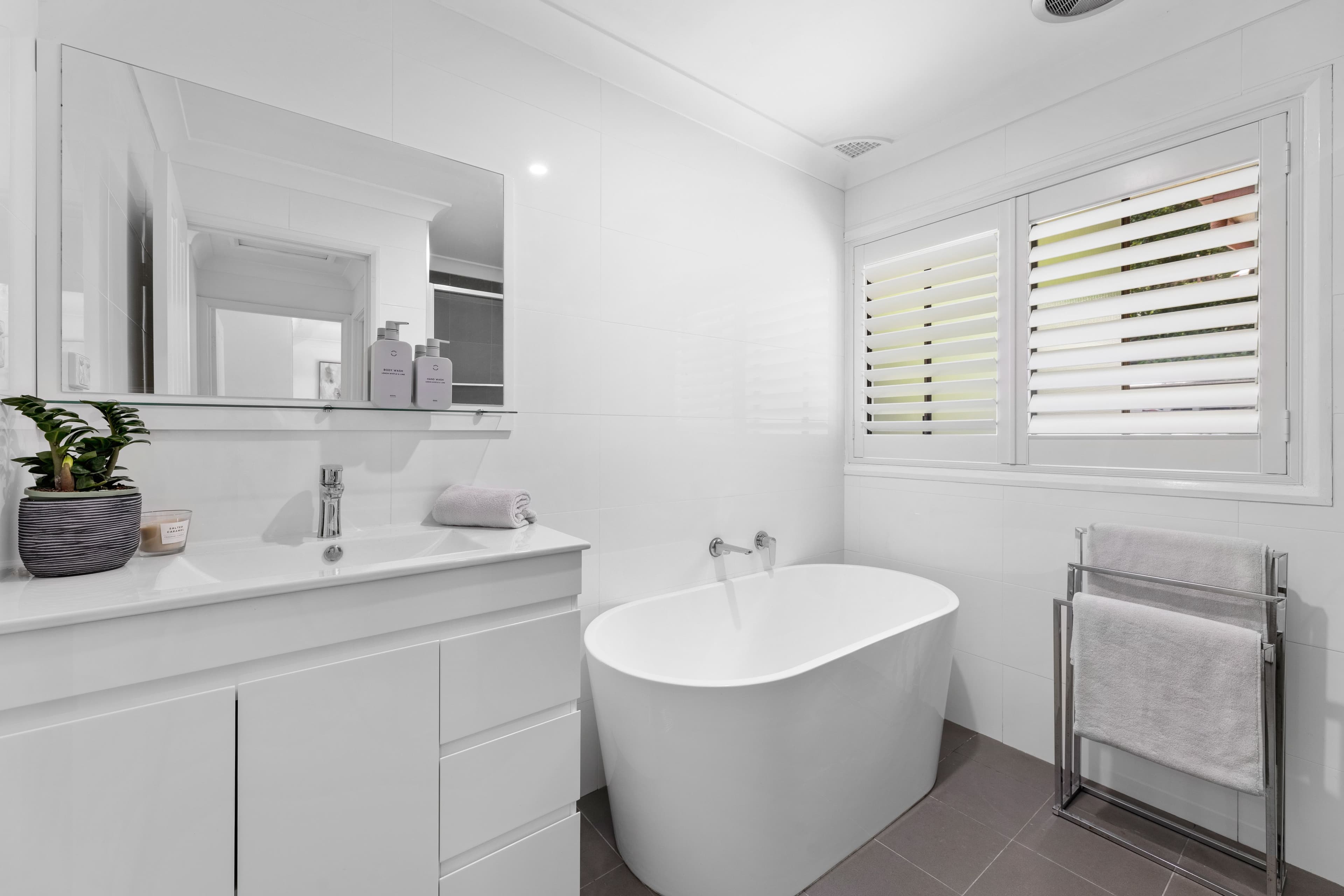 6 Clough Avenue, Illawong NSW 2234, Illawong - Thumbnail 7