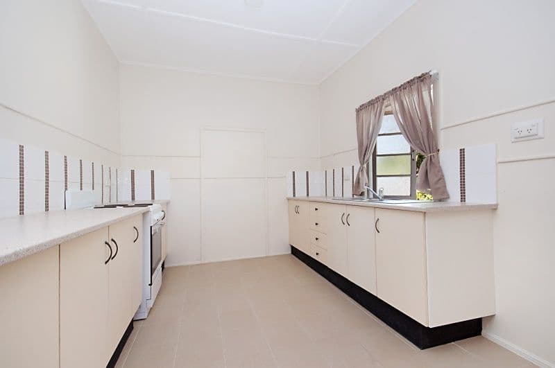 50 Goldring Street, HERMIT PARK QLD 4812, Hermit Park - Thumbnail 5