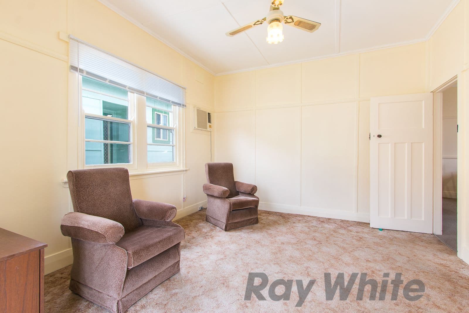 51 Fifth Street, North Lambton - Thumbnail 2
