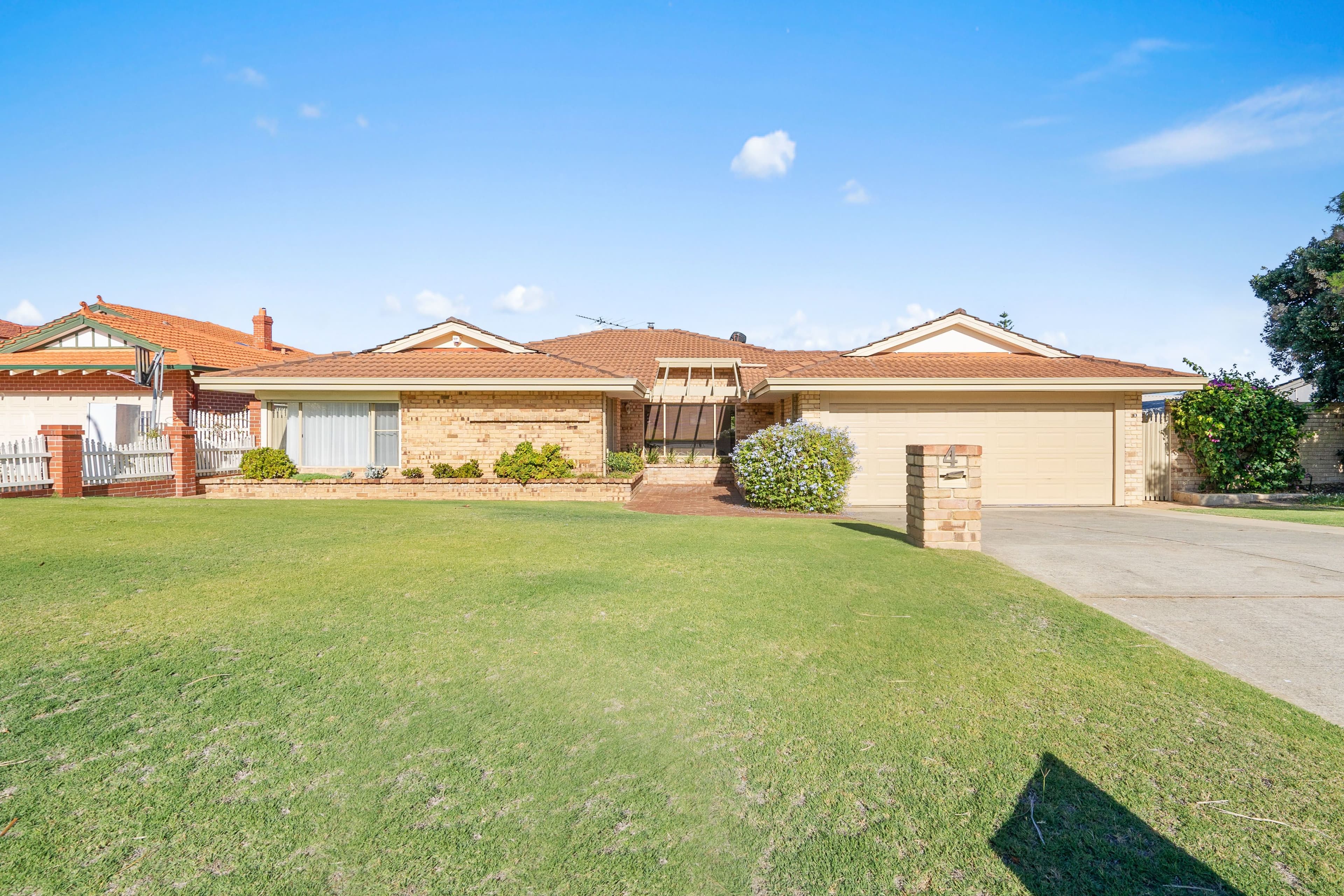 4 Whiting Court, Sorrento WA 6020, Sorrento - Image 1