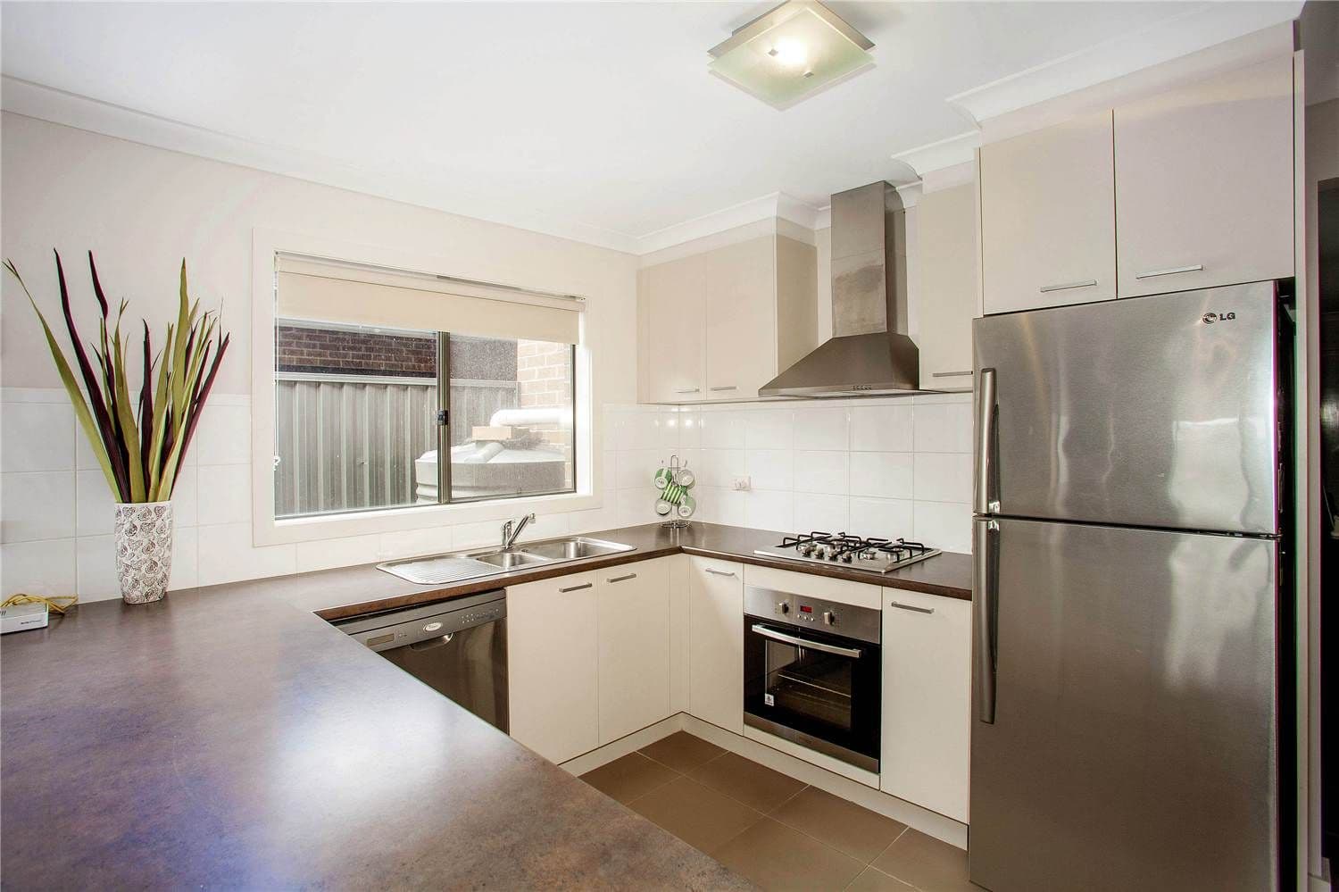 28 Nankeen Avenue, LARA VIC 3212, Lara - Thumbnail 2