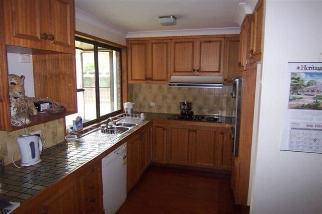 11 Jimbour Drive, NEWTOWN QLD 4350, Newtown - Thumbnail 2