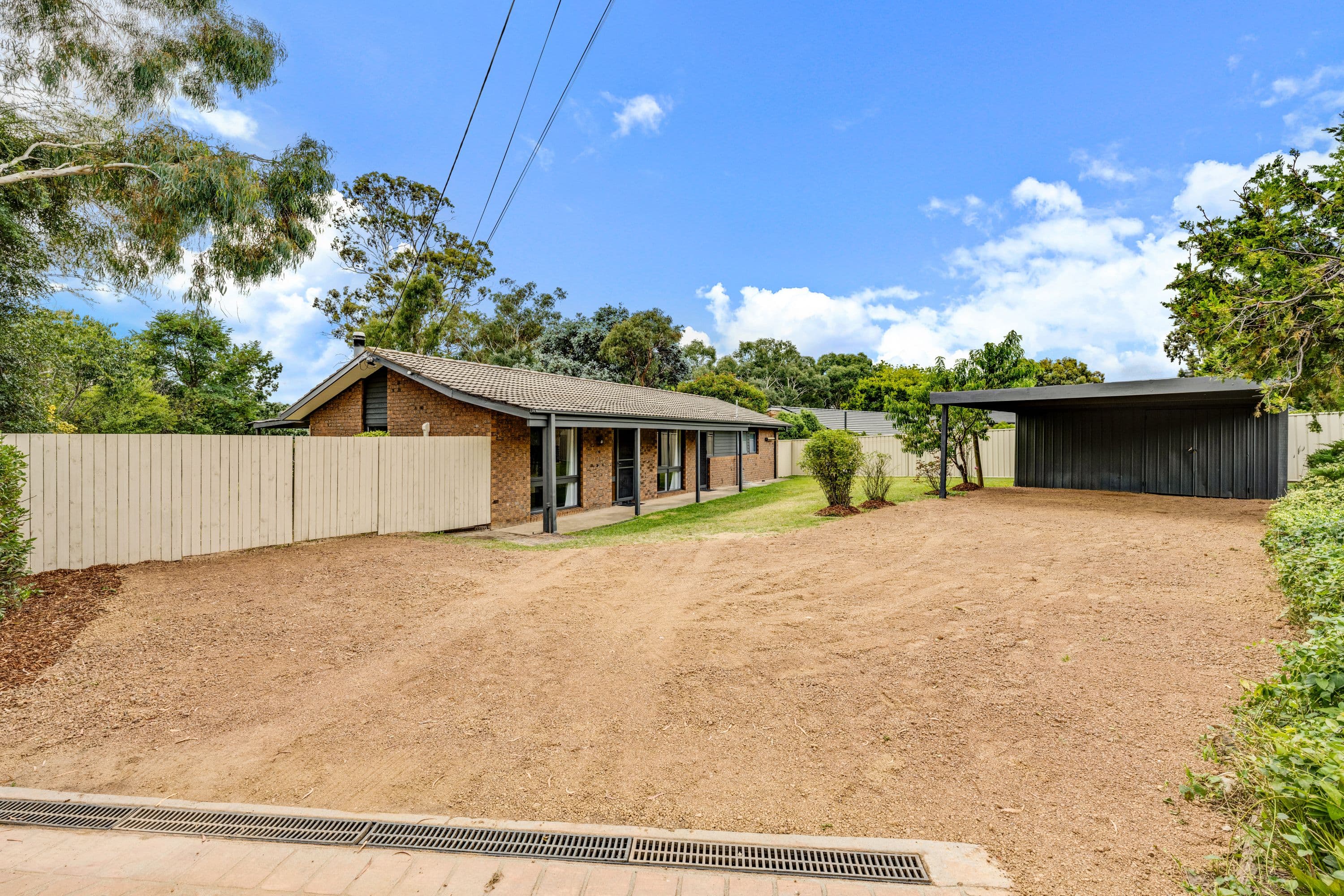 27 Lyall Crescent, Kambah ACT 2902, Kambah - Thumbnail 2