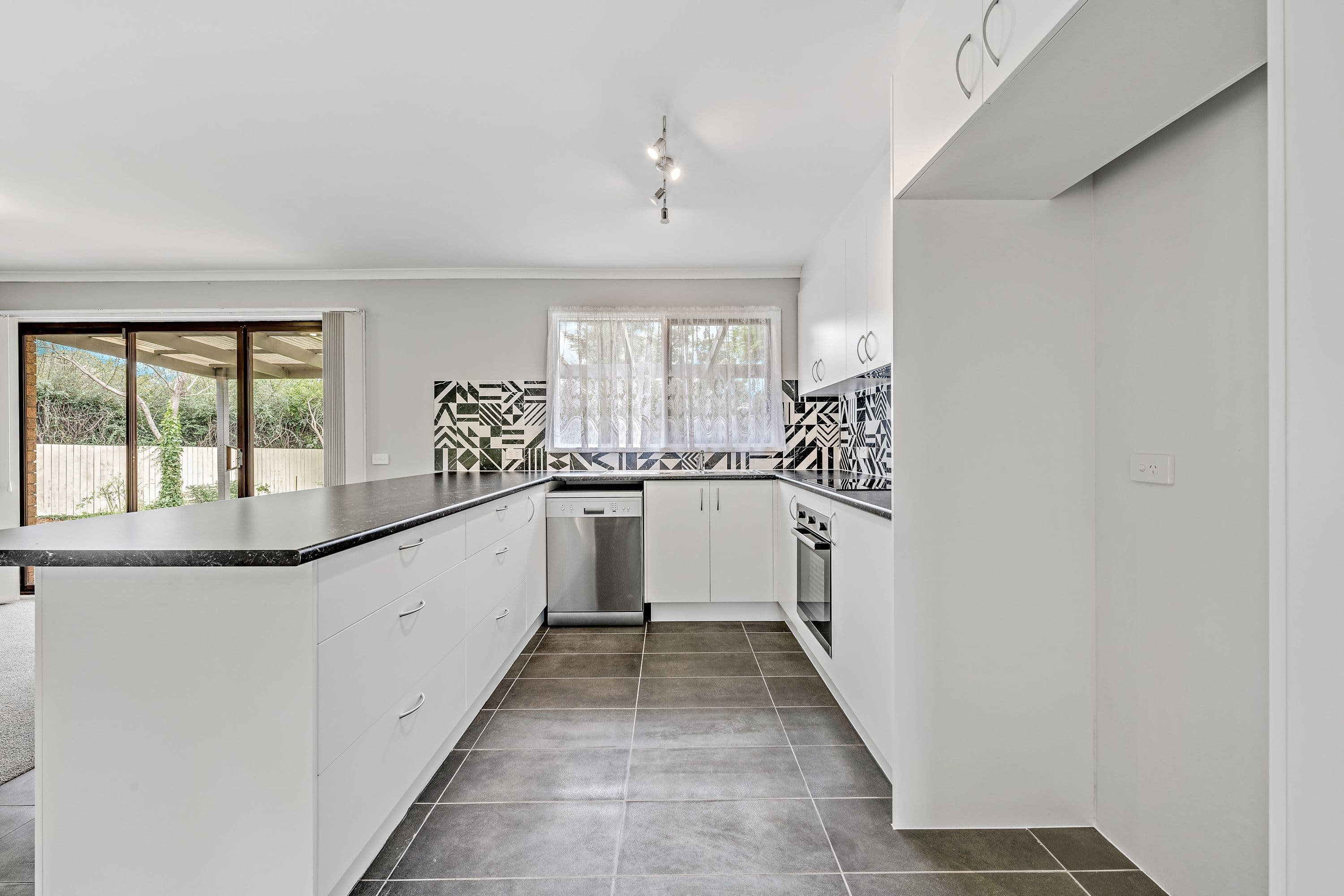 27 Lyall Crescent, Kambah ACT 2902, Kambah - Thumbnail 8