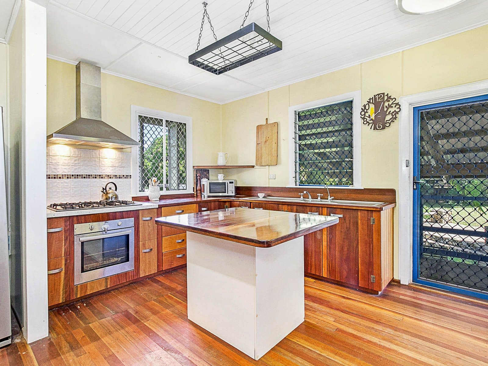 14 Margaret Street, West End QLD 4810, West End - Image 1