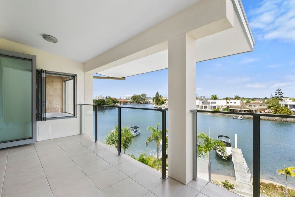 10 Ray Street, Runaway Bay QLD 4216, Runaway Bay - Thumbnail 5
