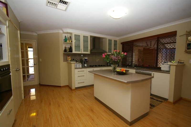 10 Laura Rise, MARANGAROO WA 6064, Marangaroo - Thumbnail 2