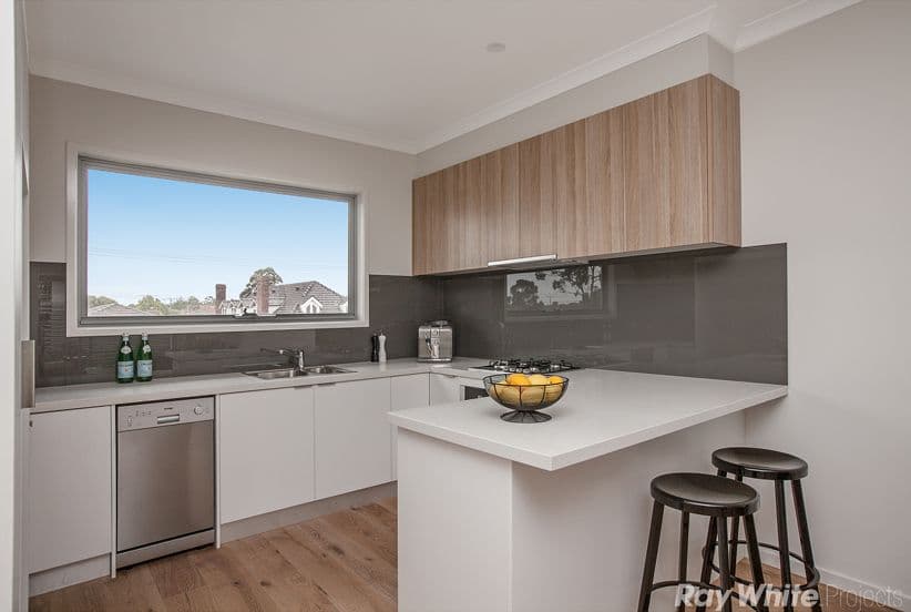 15 Dennis Street, Reservoir VIC 3073, Reservoir - Thumbnail 4