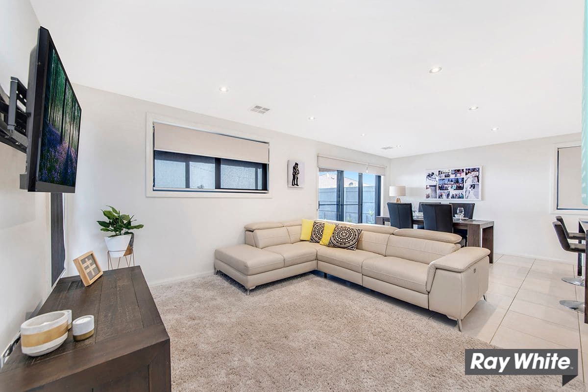 70 Refshauge Crescent, Macgregor ACT 2615, Macgregor - Thumbnail 4
