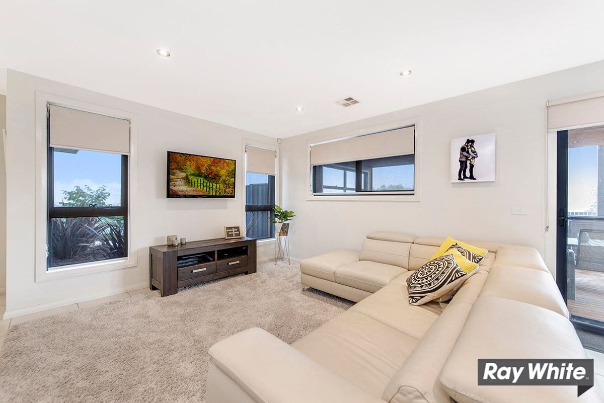 70 Refshauge Crescent, Macgregor ACT 2615, Macgregor - Thumbnail 5