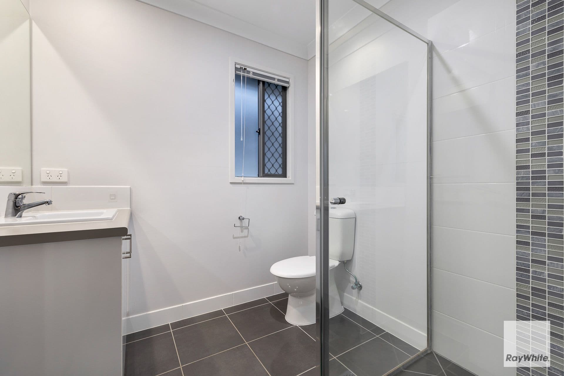 28 Bridgewater Crescent, Redland Bay QLD 4165, Redland Bay - Thumbnail 5