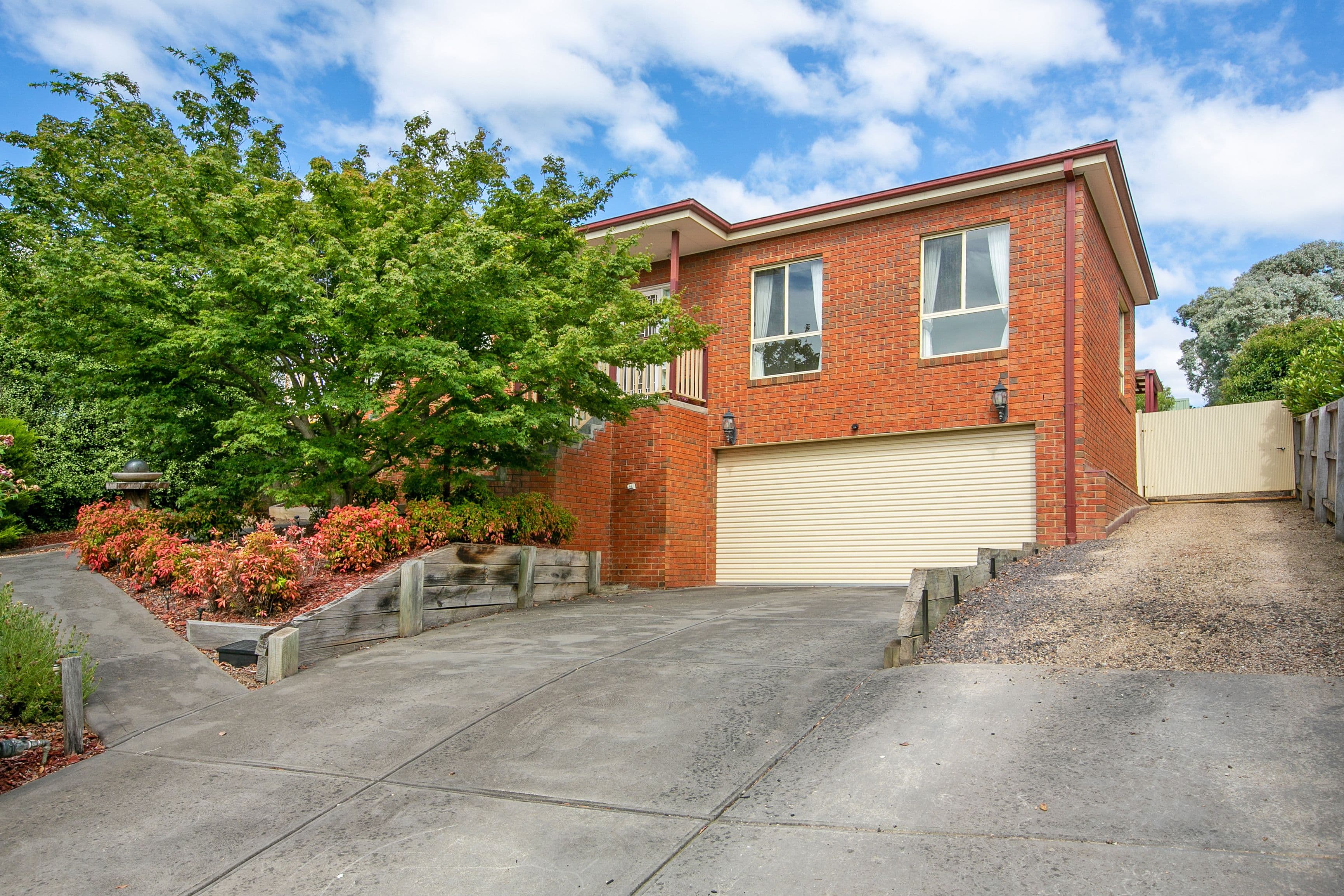 16 Symon Crescent, Greensborough VIC 3088, Greensborough - Thumbnail 2