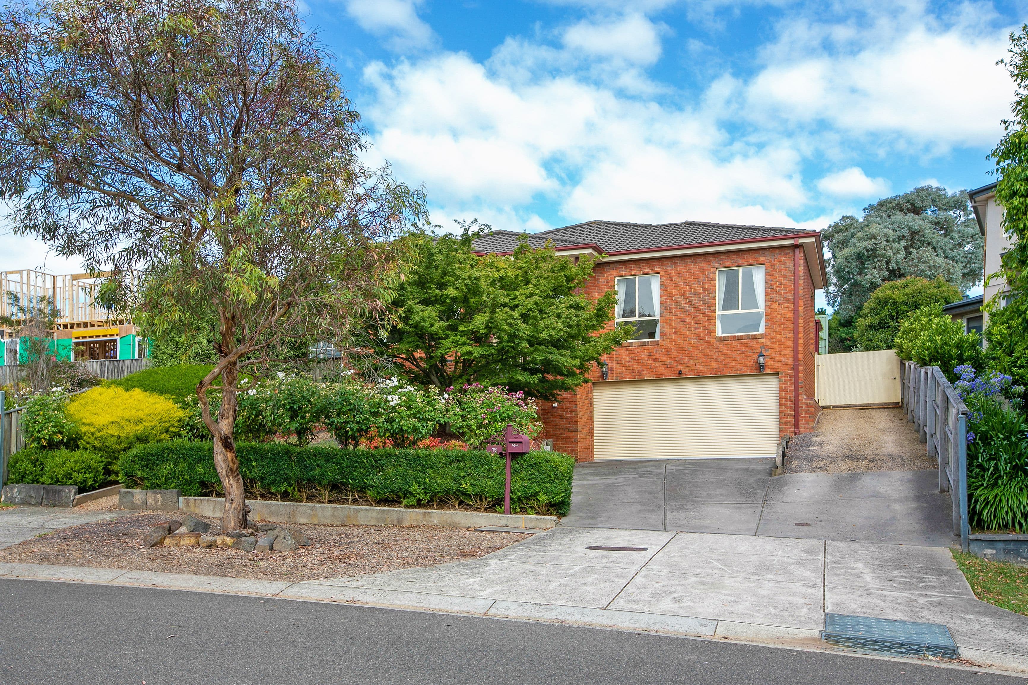 16 Symon Crescent, Greensborough VIC 3088, Greensborough - Thumbnail 3