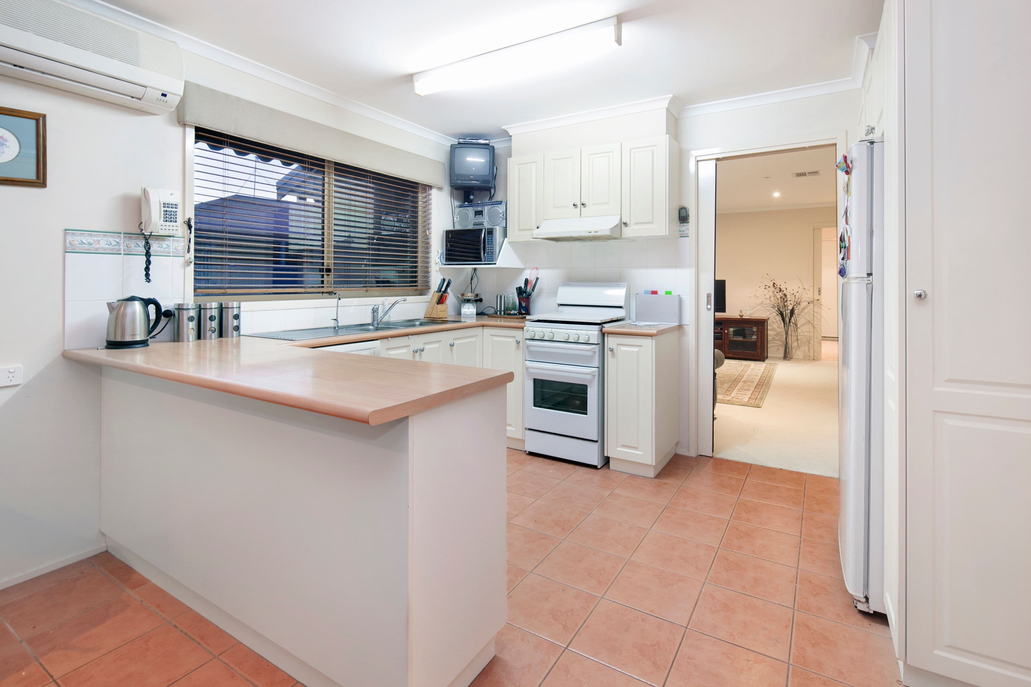 18 Bonshaw Drive, Sebastopol VIC 3356, Sebastopol - Thumbnail 3