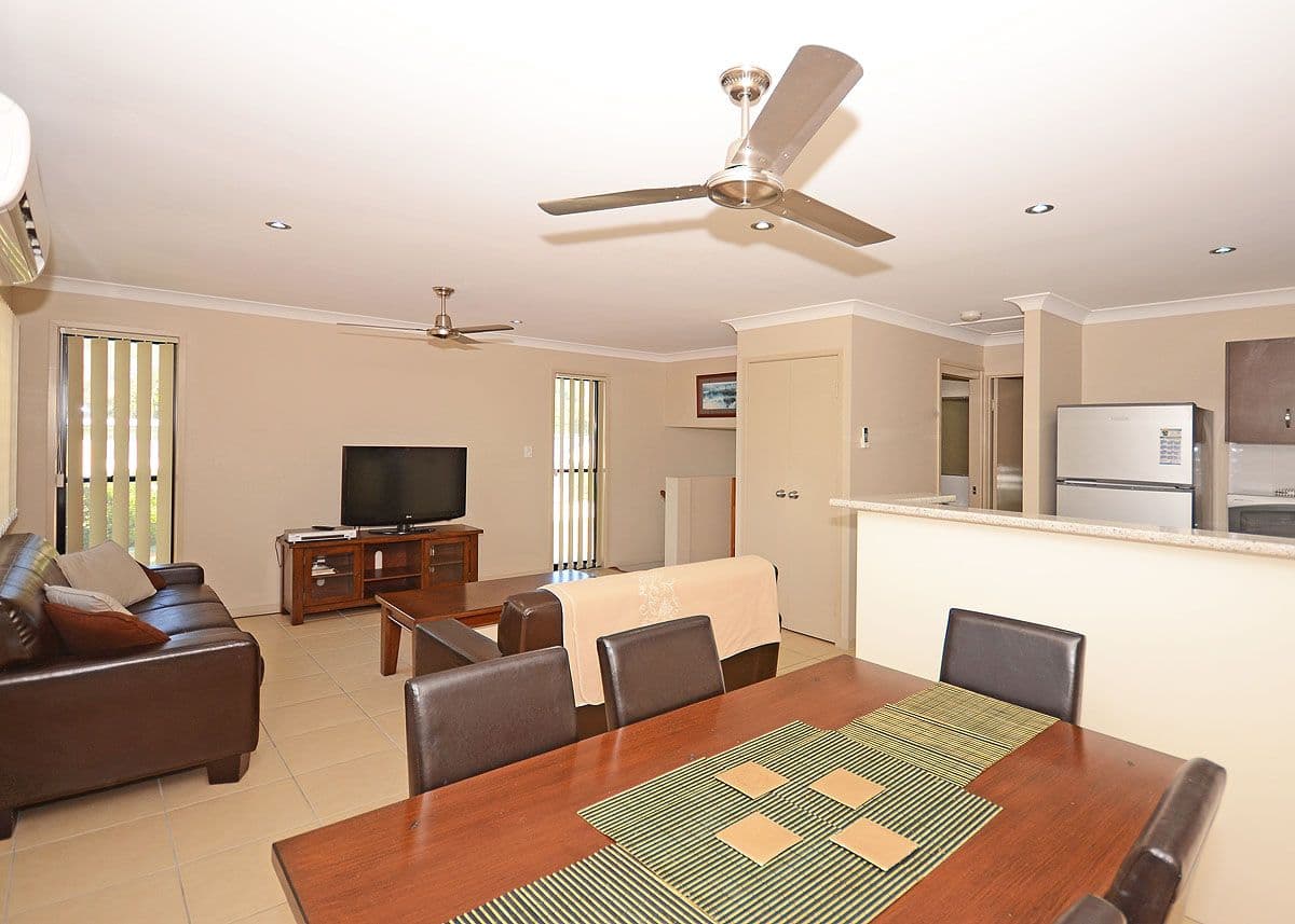 52 Shell Street, URANGAN QLD 4655, Urangan - Thumbnail 3