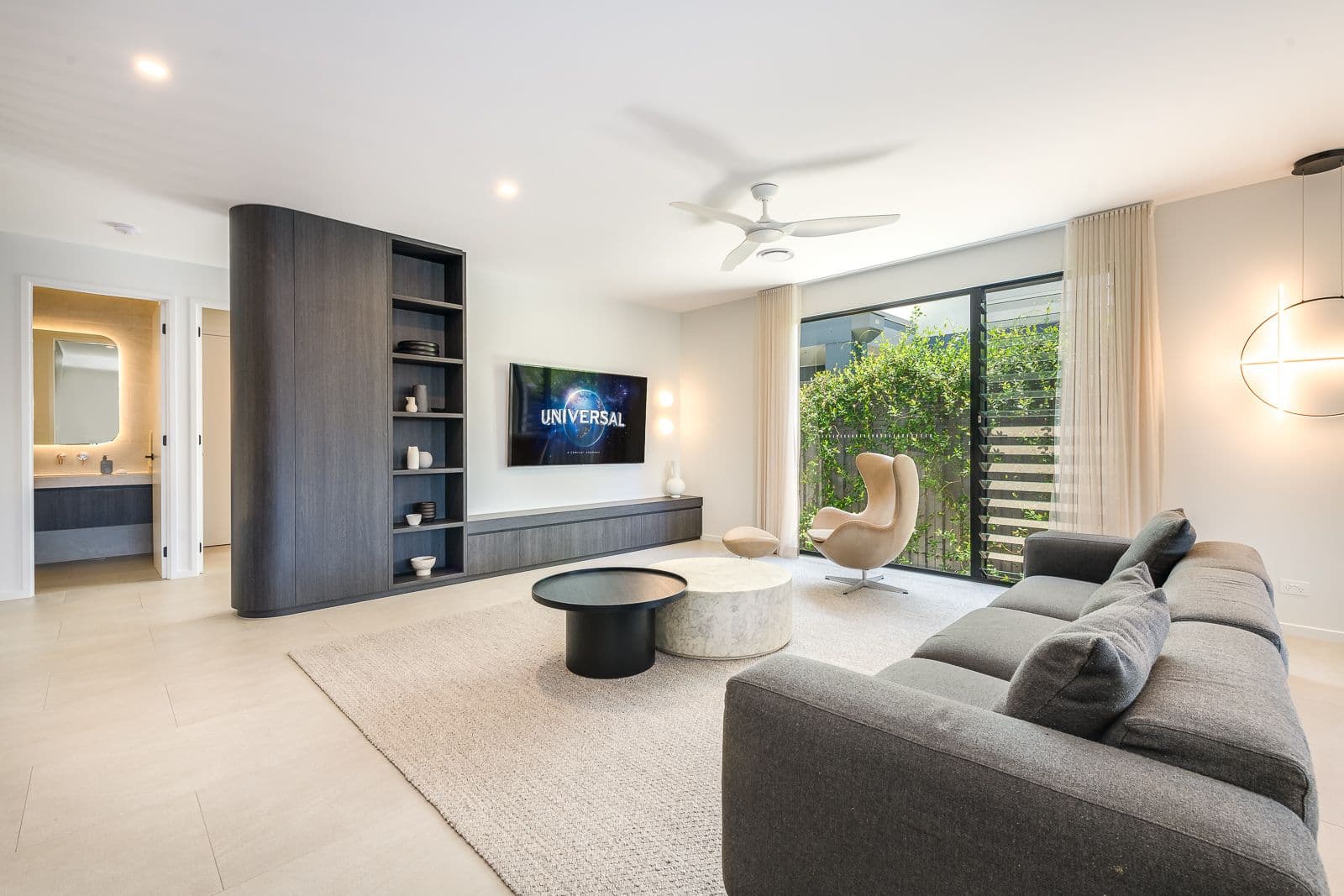 15B Drake Avenue, Paradise Point QLD 4216, Paradise Point - Thumbnail 4