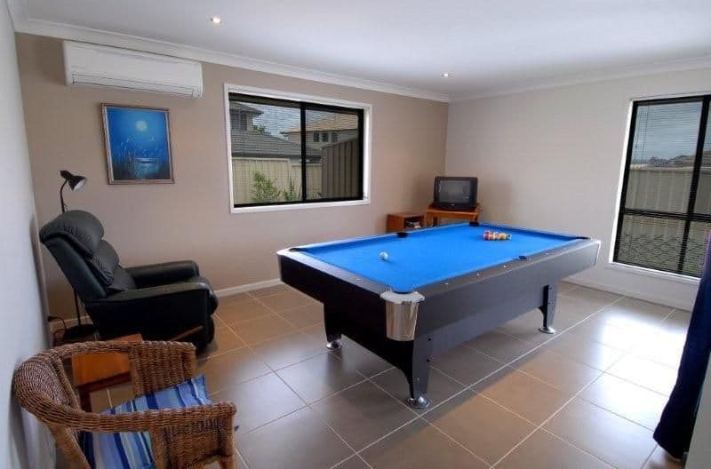 8 Hillview Crescent, LITTLE MOUNTAIN QLD 4551, Little Mountain - Thumbnail 5
