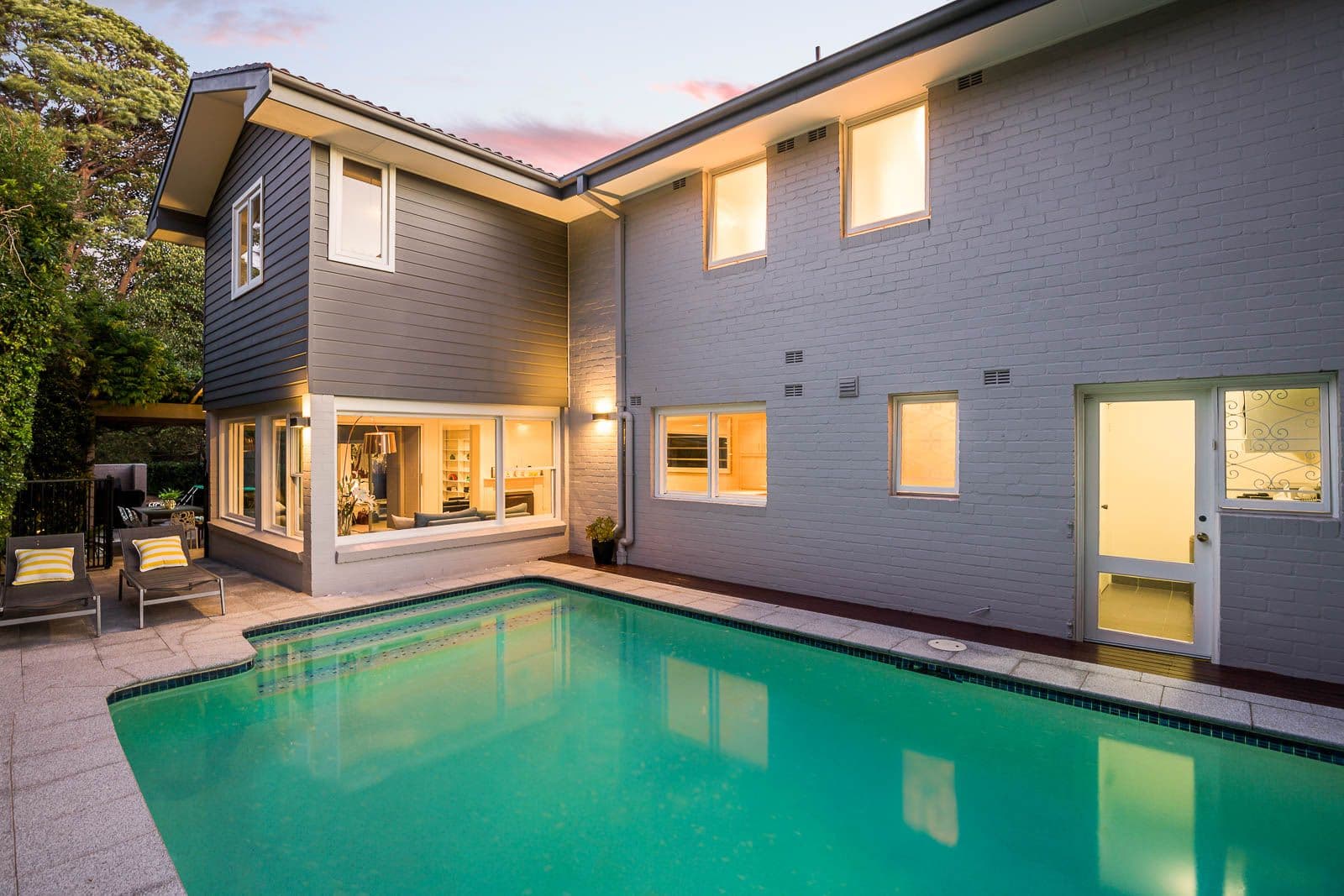 56 Kingslangley Road, Greenwich - Thumbnail 2