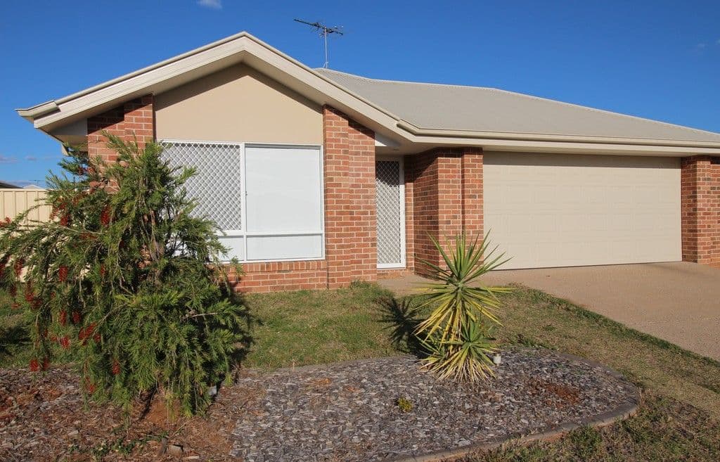 11 Lightening Street, Emerald QLD 4720, Emerald - Image 1