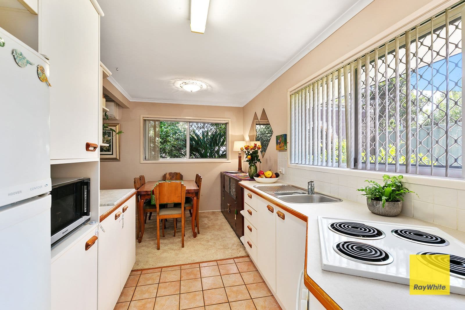 16 Kennedy Drive, Capalaba QLD 4157, Capalaba - Thumbnail 5