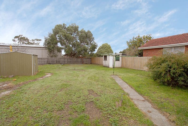 42  Crimson Drive, DOVETON VIC 3177, Doveton - Thumbnail 2