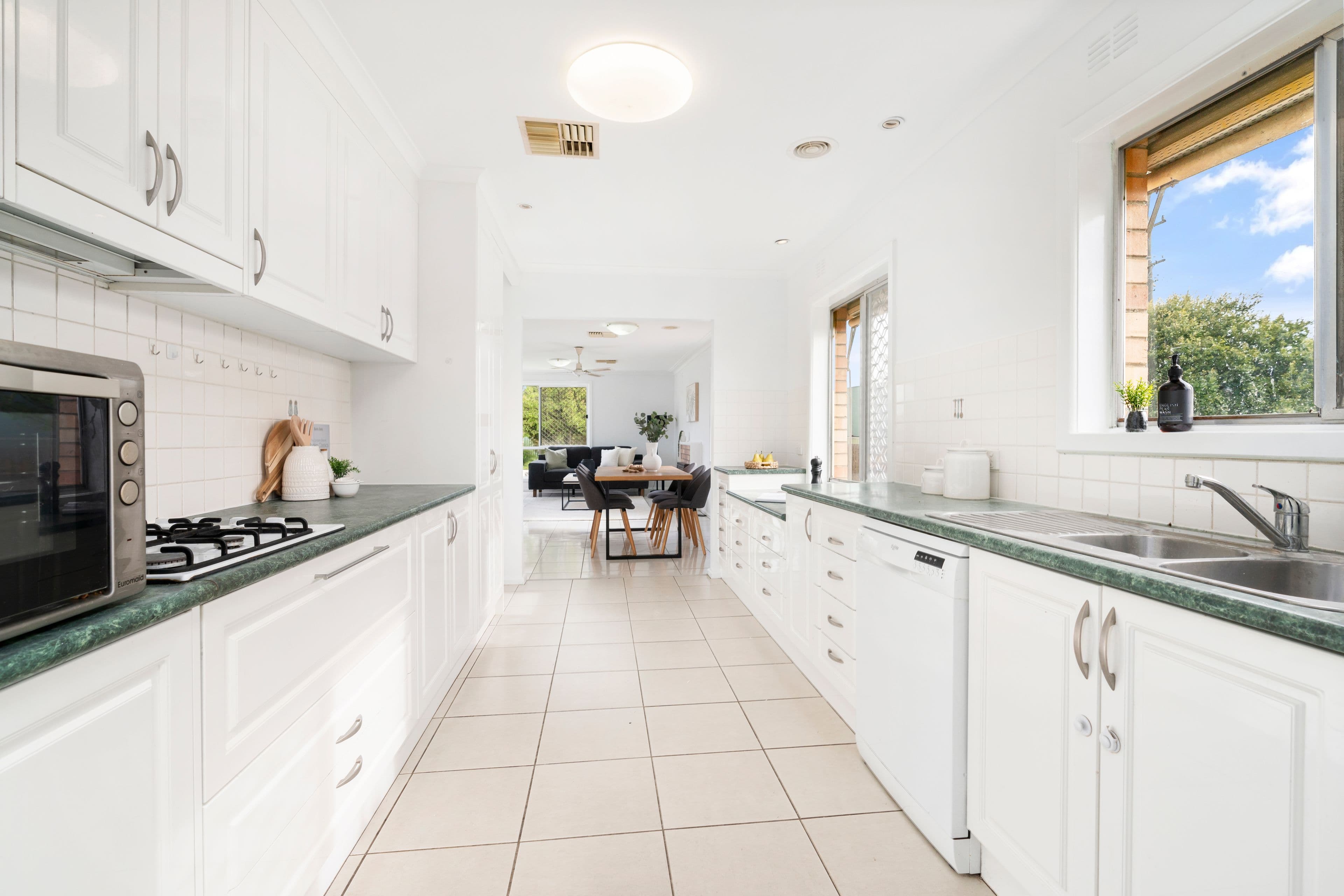 520 Breen Street, Lavington NSW 2641, Lavington - Thumbnail 2