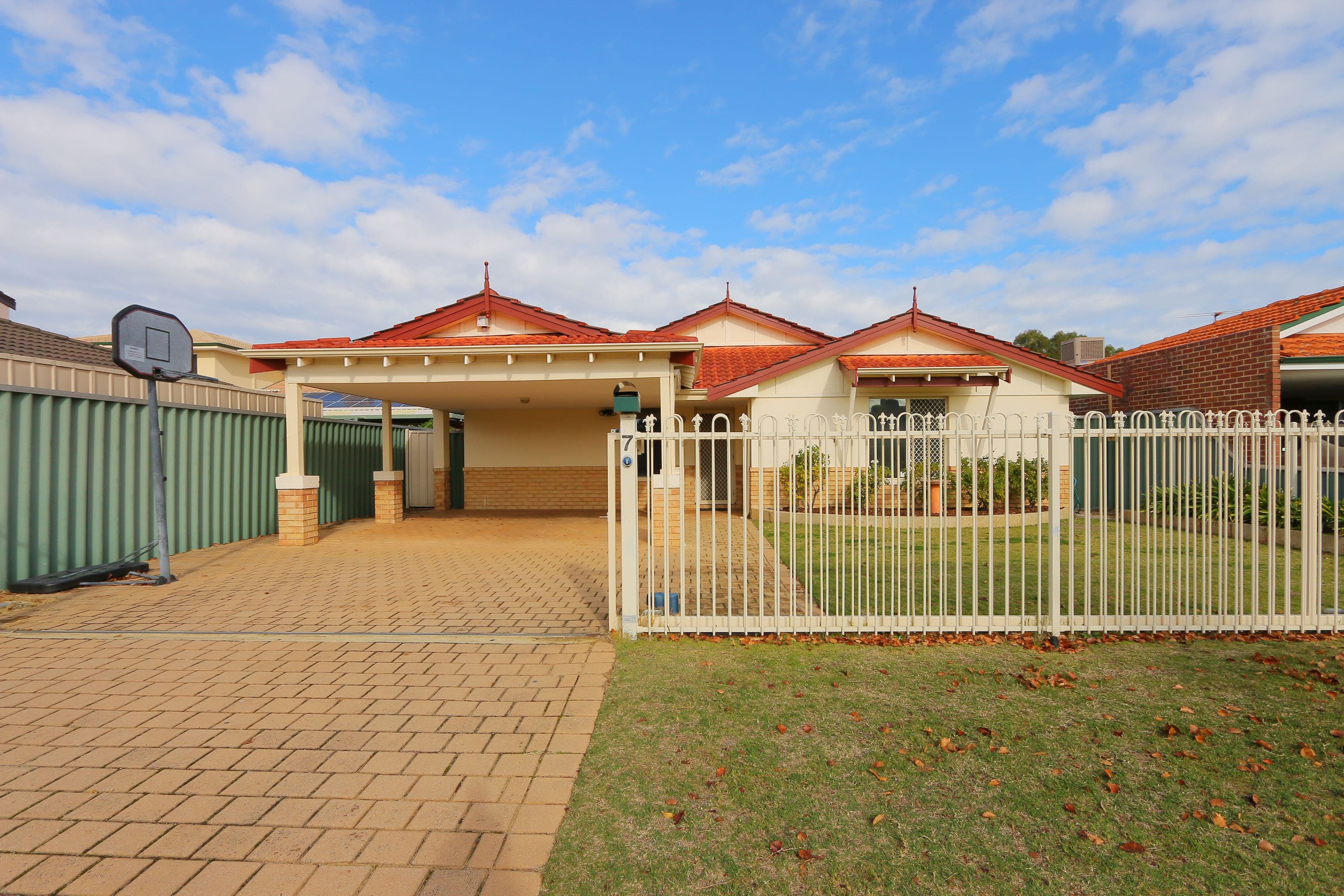 7 Oblate Retreat, Queens Park WA 6107, Queens Park - Image 1