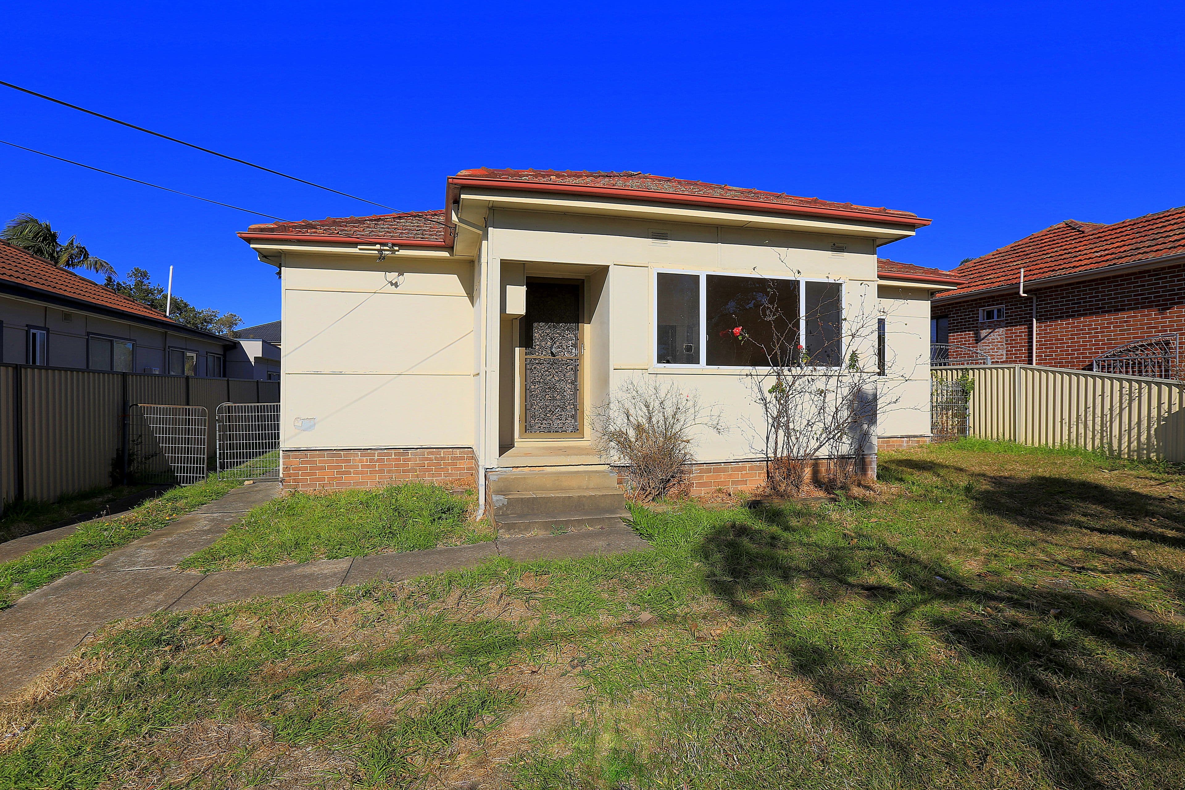 164 Juno Parade, Greenacre - Image 1