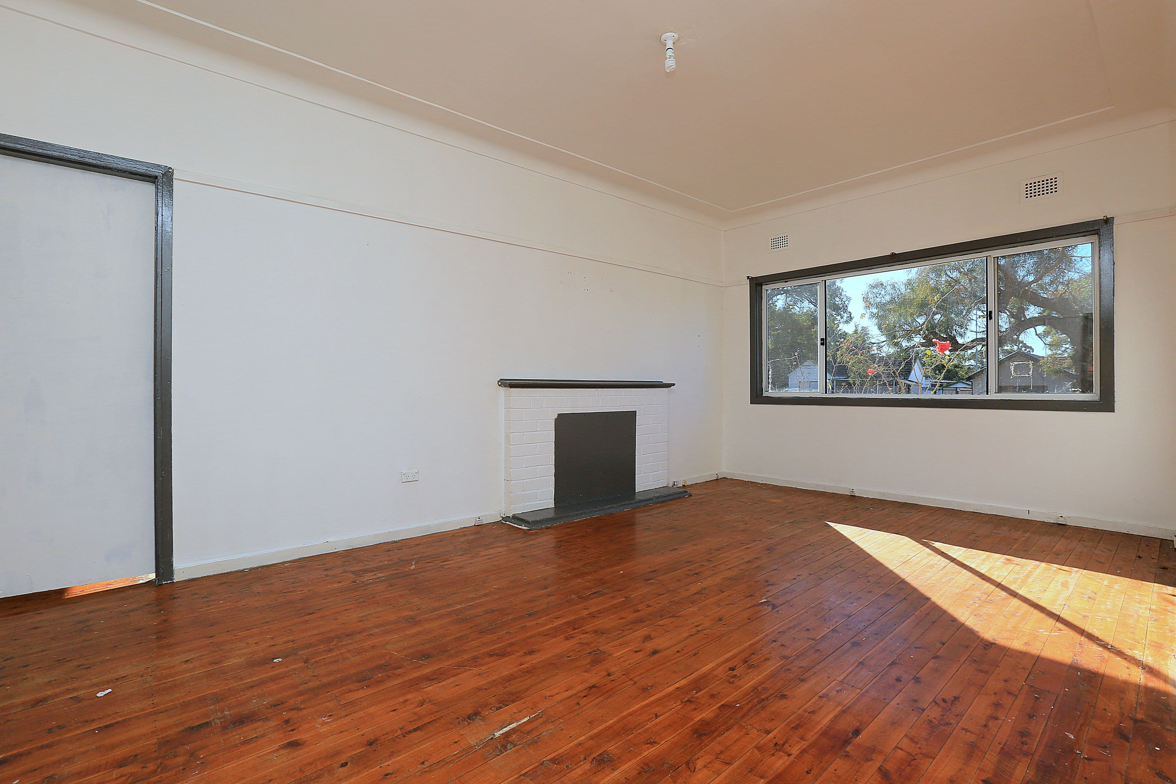 164 Juno Parade, Greenacre - Thumbnail 2