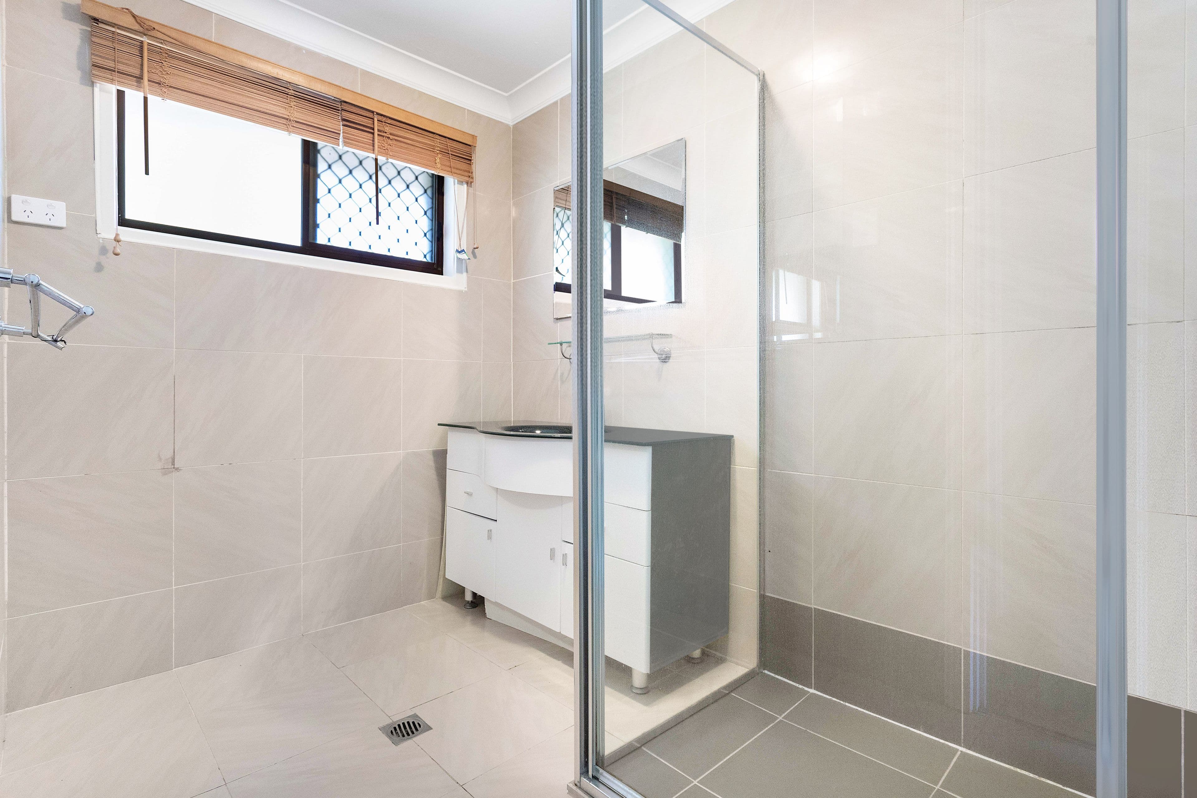 3 Ocean View Street, Benowa QLD 4217, Benowa - Thumbnail 3