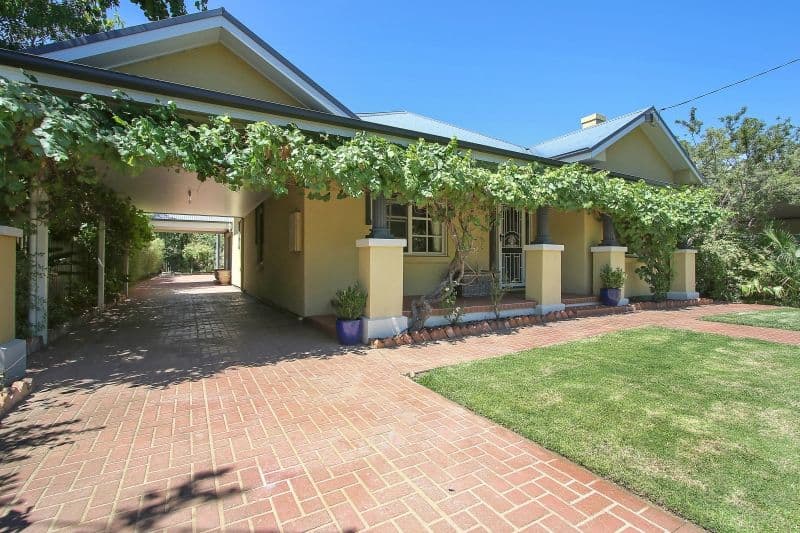 35 Charles Street, Benalla VIC 3672, Benalla - Thumbnail 3