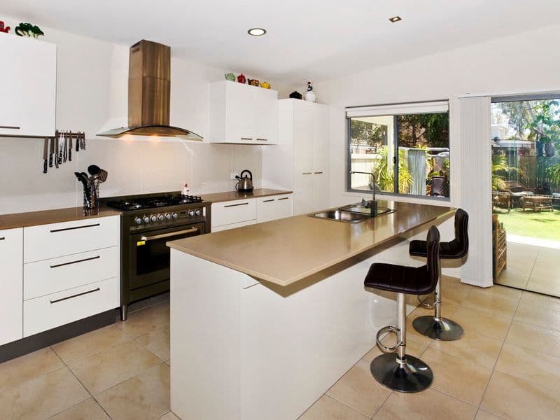 102 Eversleigh Road, SCARBOROUGH QLD 4020, Scarborough - Thumbnail 4