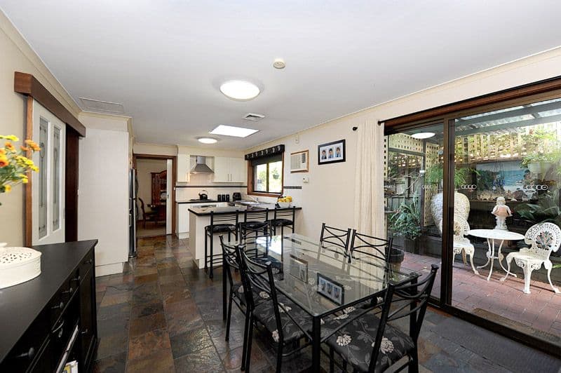 9 Glenelg Court, ROWVILLE VIC 3178, Rowville - Thumbnail 8