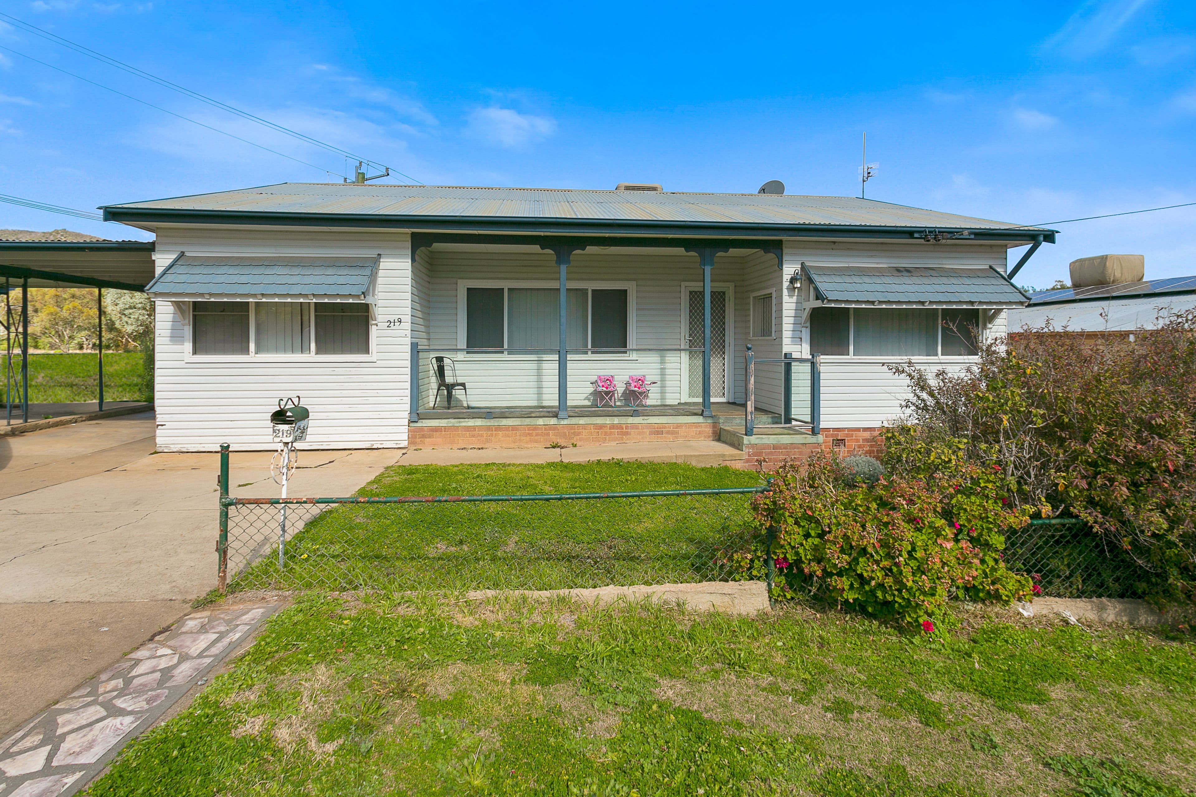 219 Johnston Street, Tamworth NSW 2340, Tamworth - Image 1