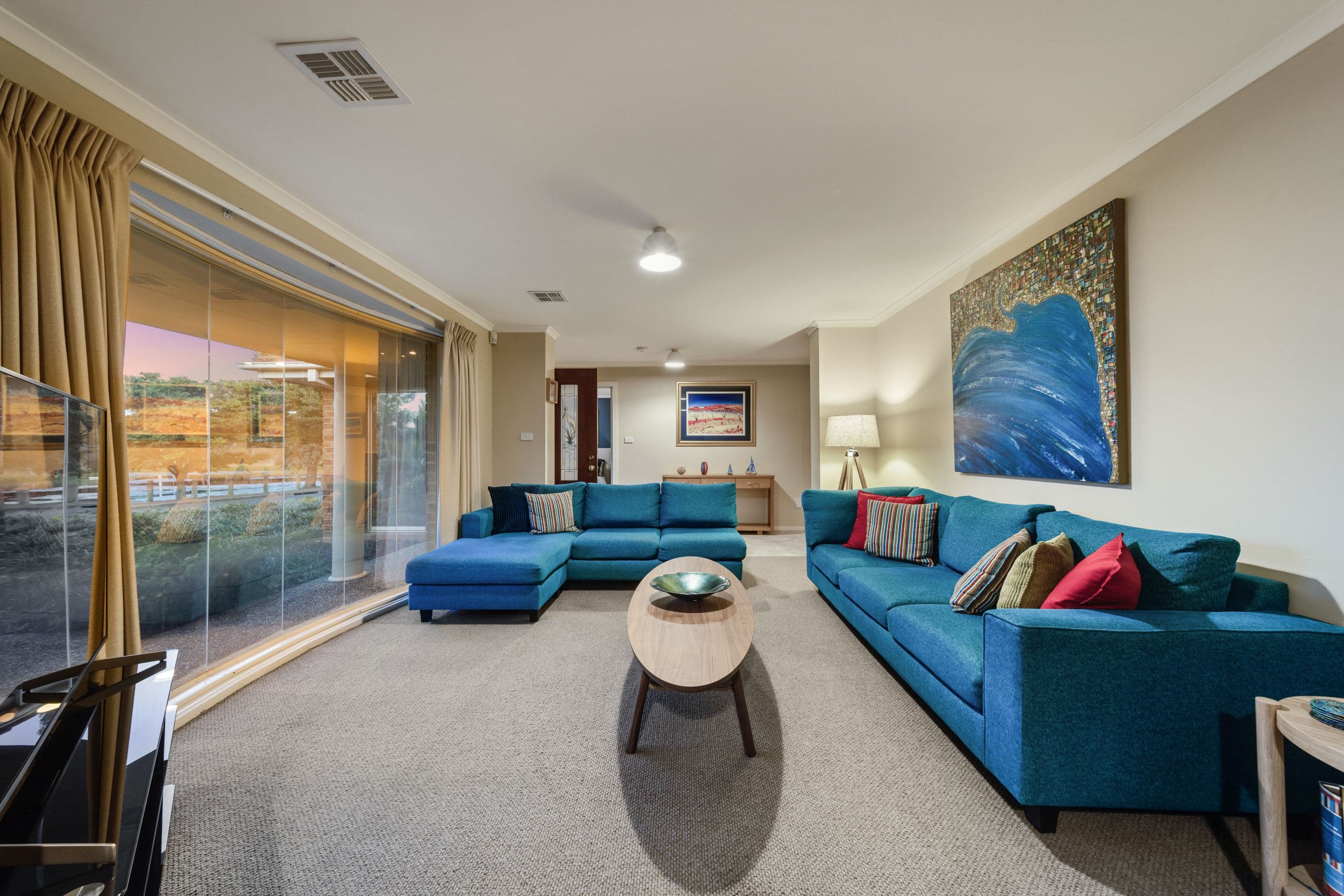 33 Strayleaf Crescent, Gungahlin ACT 2912, Gungahlin - Thumbnail 3