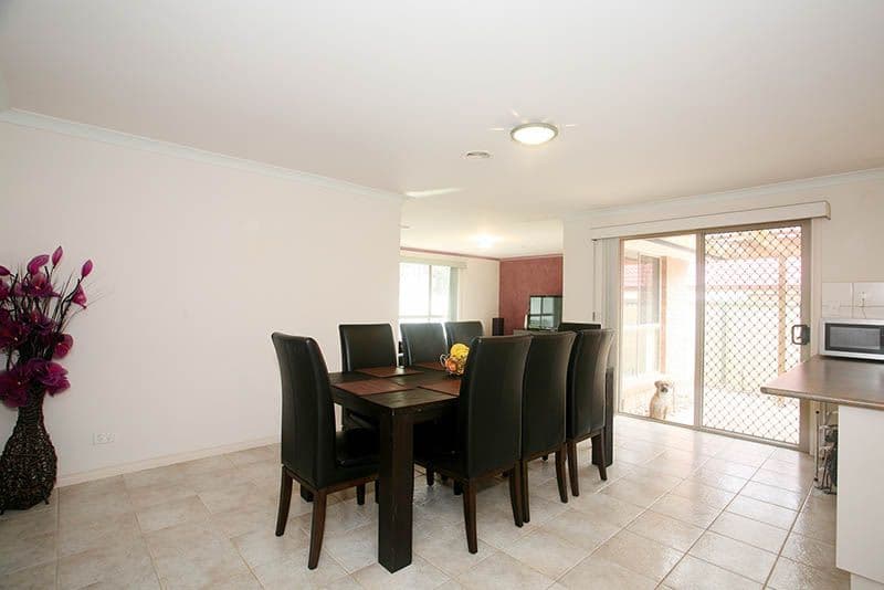 31 Doreen Rogen Way, SOUTH MORANG VIC 3752, South Morang - Thumbnail 2
